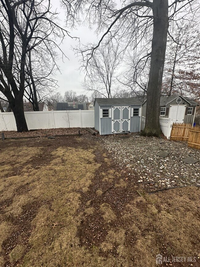 Foto del edificio - 182 Bloomfield Ave