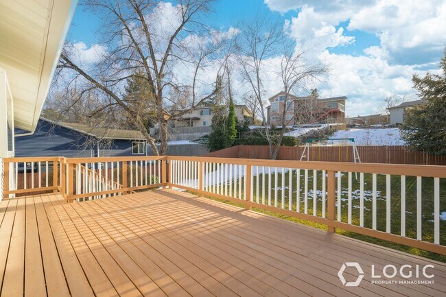 Building Photo - 1666 Paulista Wy