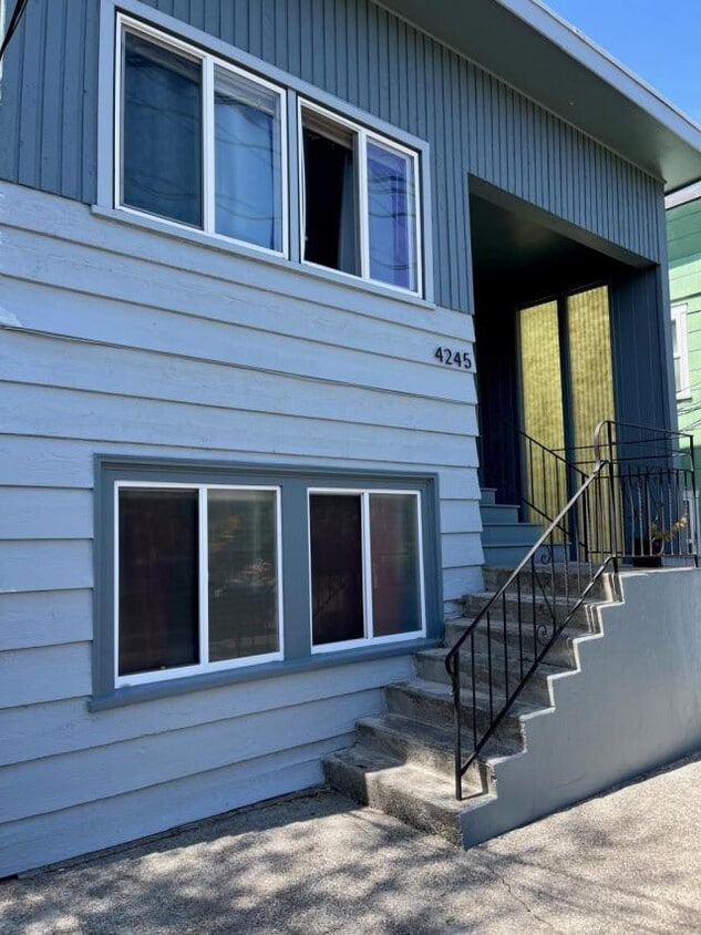 Primary Photo - 1 bedroom in Seattle WA 98103