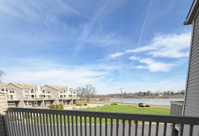 Building Photo - Contemporary Condo with River Views in Historic Marietta!