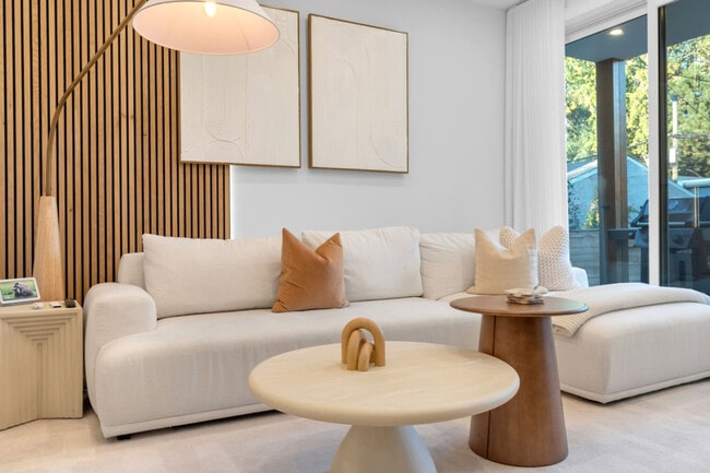 Building Photo - 972 Danforth Ave