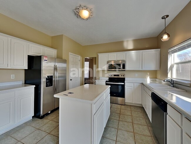 Building Photo - 16938 Cedar Creek Ln