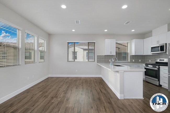 Building Photo - 9841 Alburtis Ave