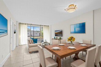 Building Photo - 111 Royal Pk Dr