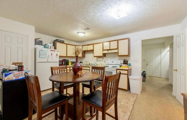 Foto del edificio - Spacious Townhouse in Blacksburg, VA.