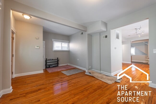 Building Photo - 4319 N Lawndale Ave