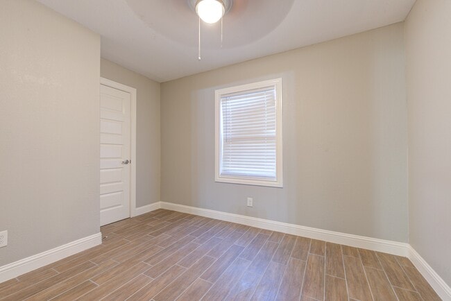 Foto del edificio - 6522 Linden St