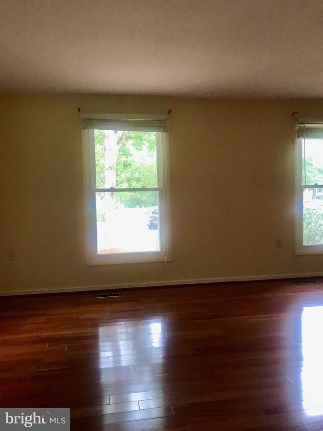 Building Photo - 4194 Waterway Dr