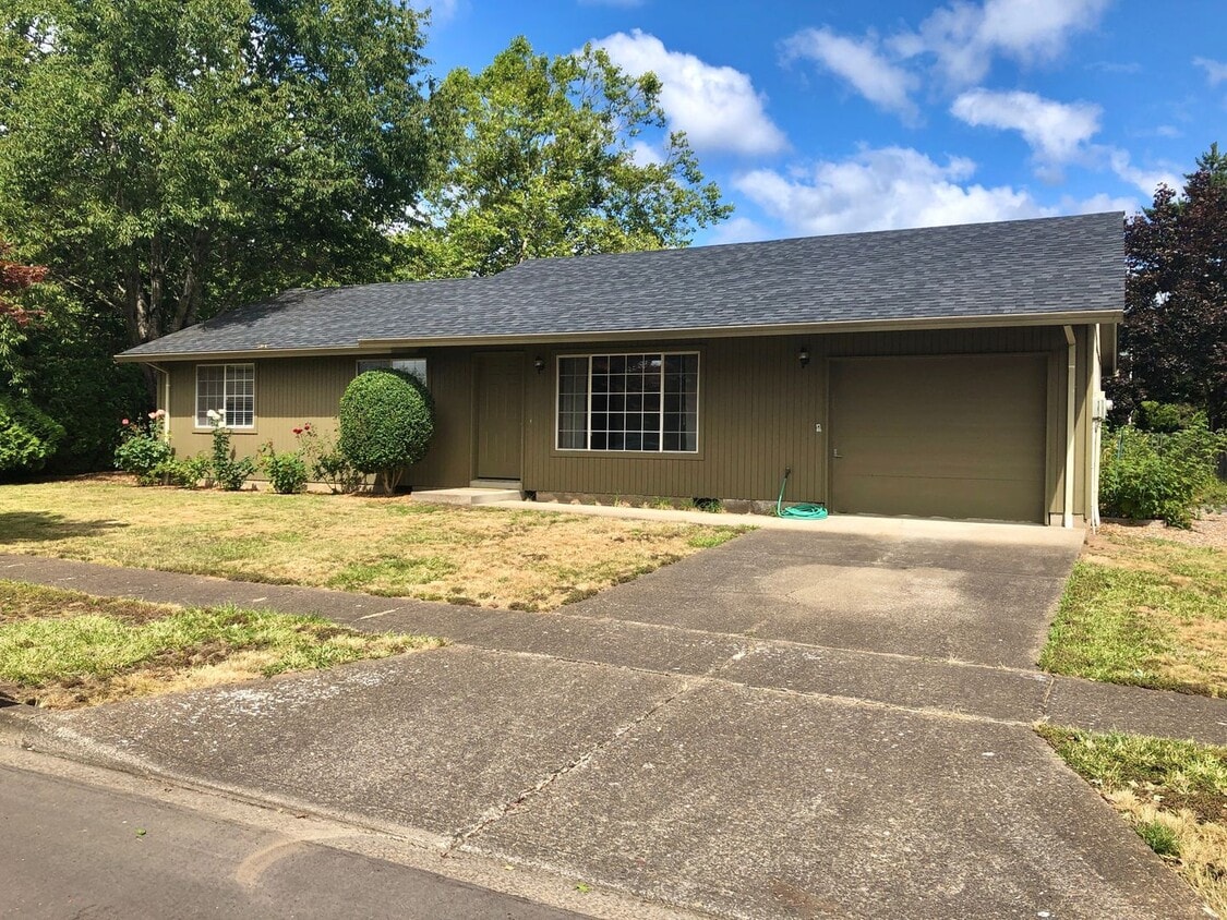 304 Cambridge Dr, Newberg, OR 97132 House Rental in Newberg, OR