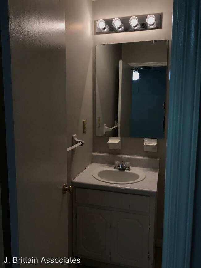 Building Photo - 3 br, 2 bath House - 1215 Quail Run Drive