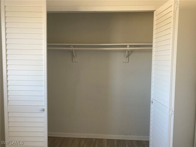 Building Photo - 919 Cape Coral Pkwy W