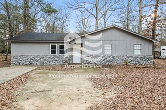 Building Photo - 3520 Pinewood Loop