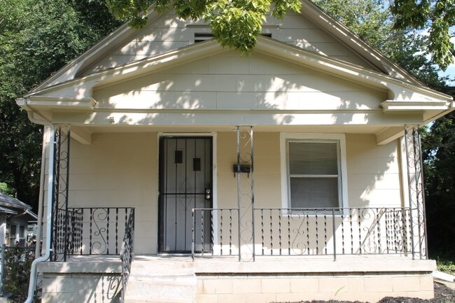 Building Photo - 2237 Quincy St