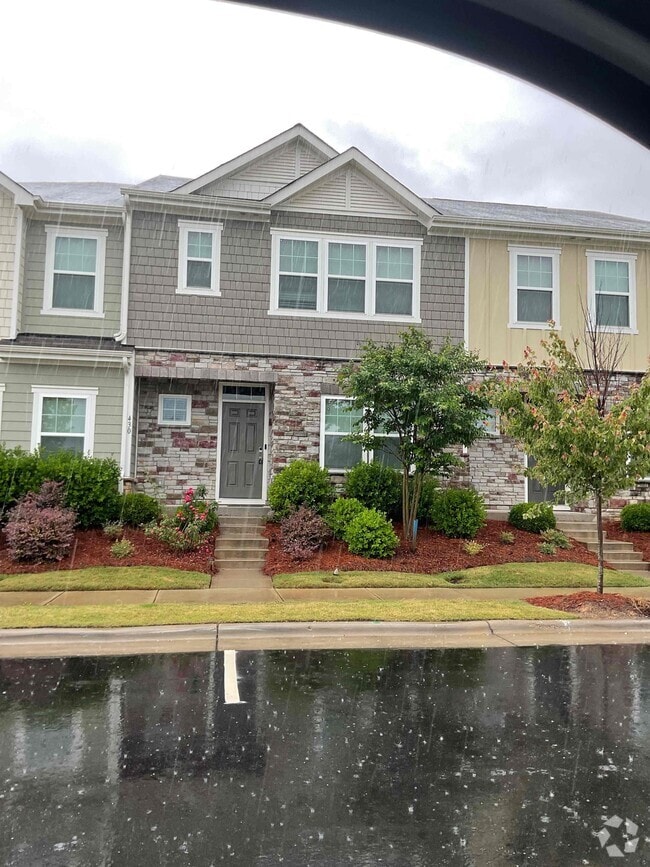 Building Photo - 430 Sagecroft Ln