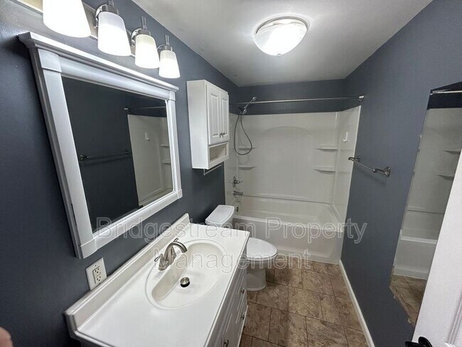 Foto del edificio - 3112 Charlotte Mill Dr