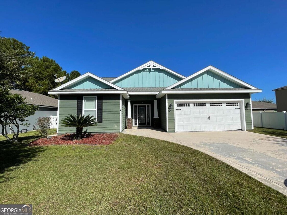 Foto principal - 203 Waters Edge Dr