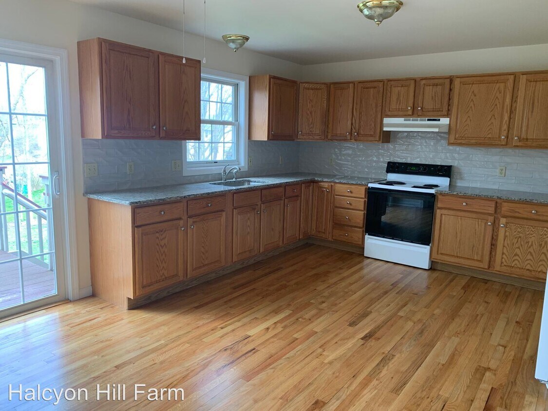 25 Pearl St, Seymour, CT 06483 Room for Rent in Seymour, CT