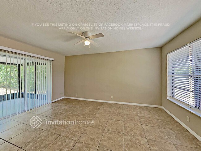 Foto del edificio - 527 Brighton Way