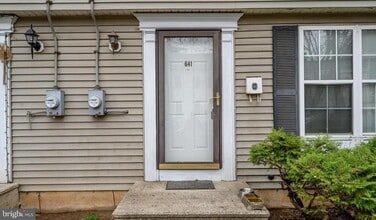 Building Photo - 641 Lamberton St