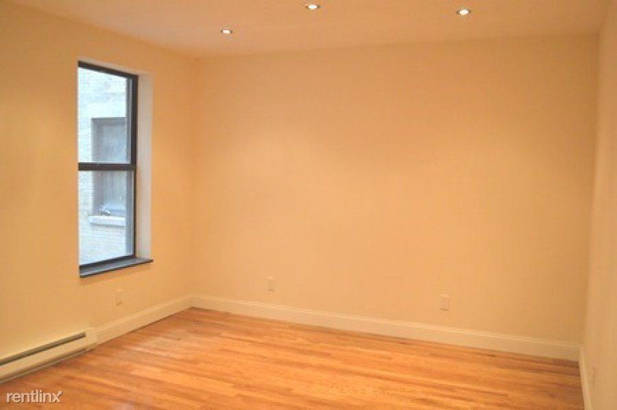 Building Photo - 106 W 105th St