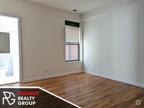 Building Photo - 912 W Dakin St
