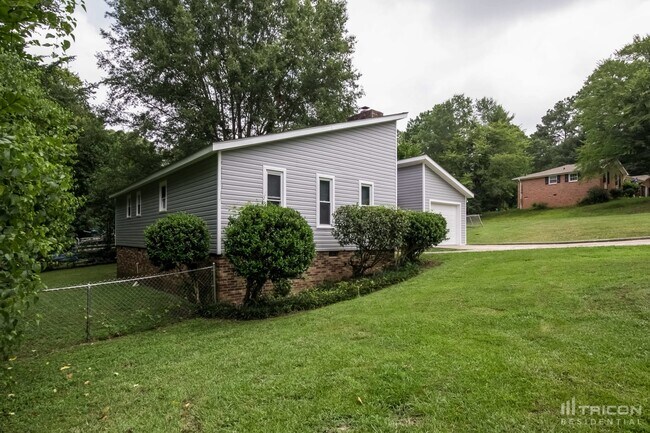 Building Photo - 530 N Royal Tower Dr