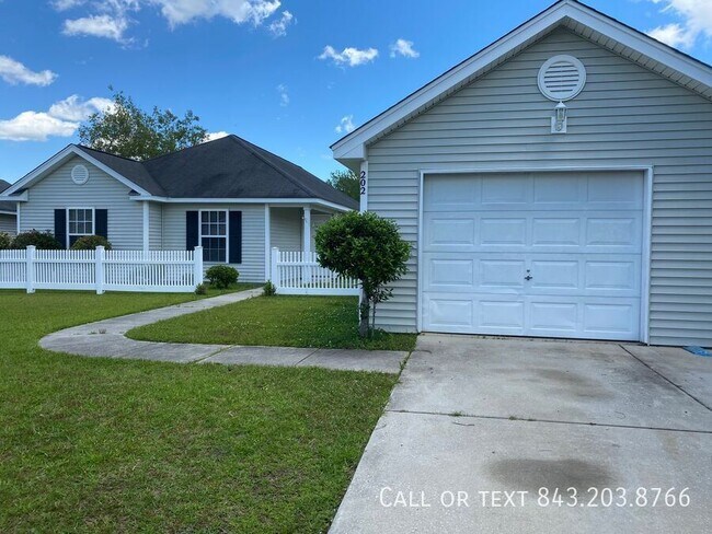 Building Photo - 202 Saturn Ct