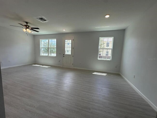 Building Photo - 112 Holly Village Dr
