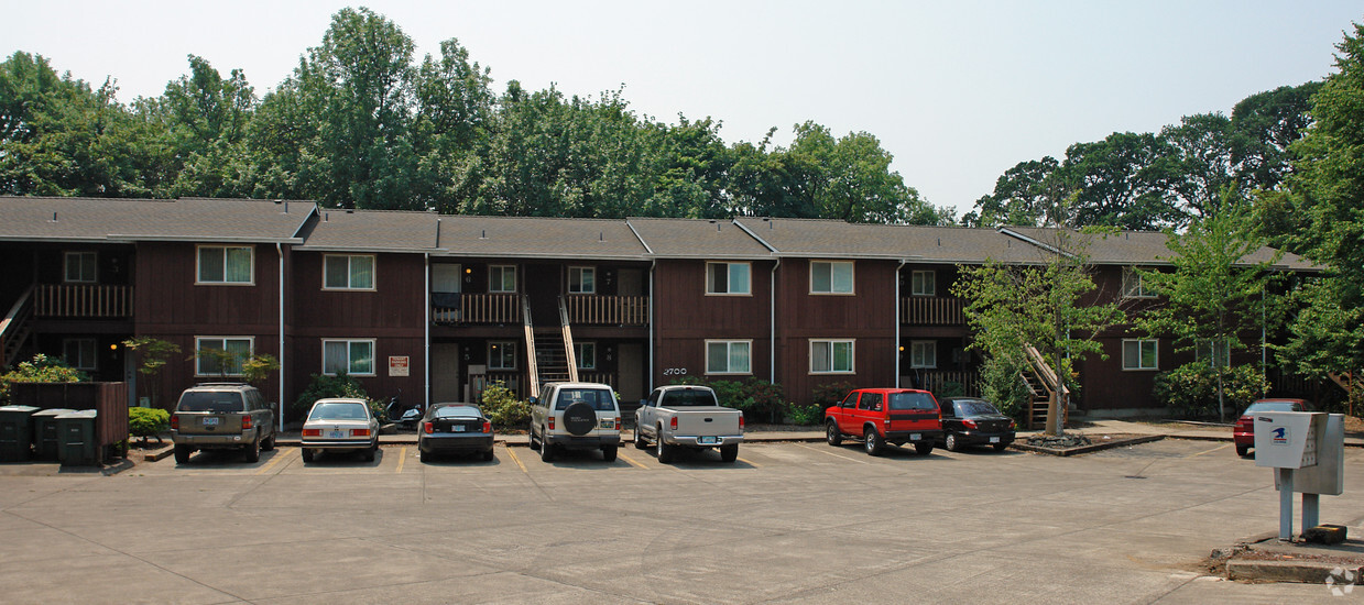 Building Photo - Amanda Court Apartments