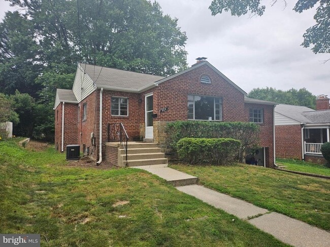 Building Photo - 205 Brewster Ave