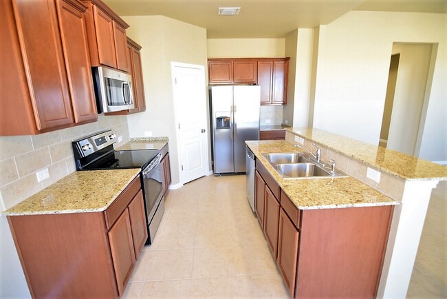 Building Photo - 7617 Park Meadow Dr