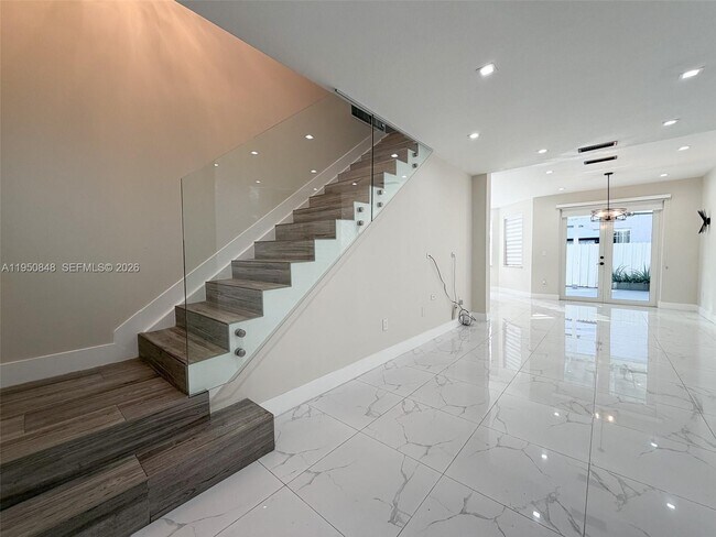 Foto del edificio - 4832 NW 107th Pl