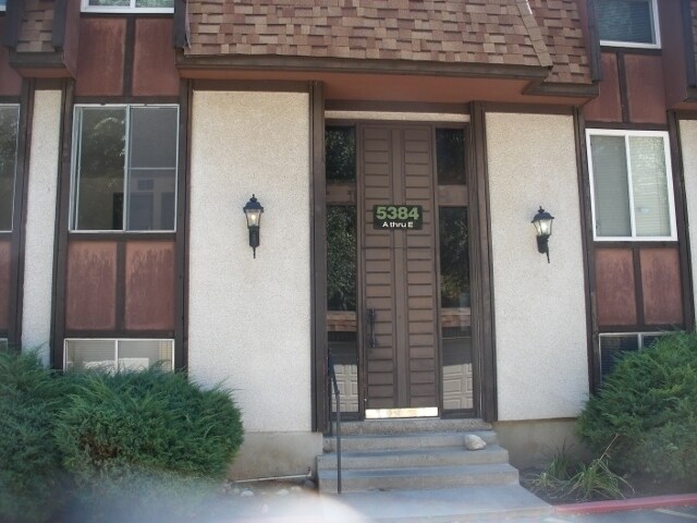 Foto del edificio - HAS IT ALL!  One Bedroom Condo; Murray; /Garage & Pool