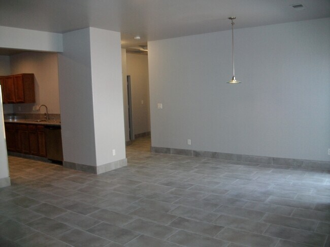 Building Photo - Beautiful 2 bd, 2 bath home in D'Andrea wi...