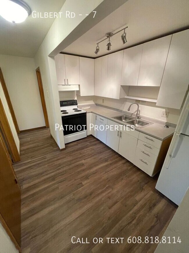 Foto del edificio - 1005 Gilbert Rd