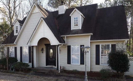 Primary Photo - 136 Coventry Lake Dr
