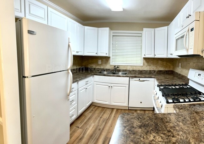 Building Photo - 110 Countryside Pl