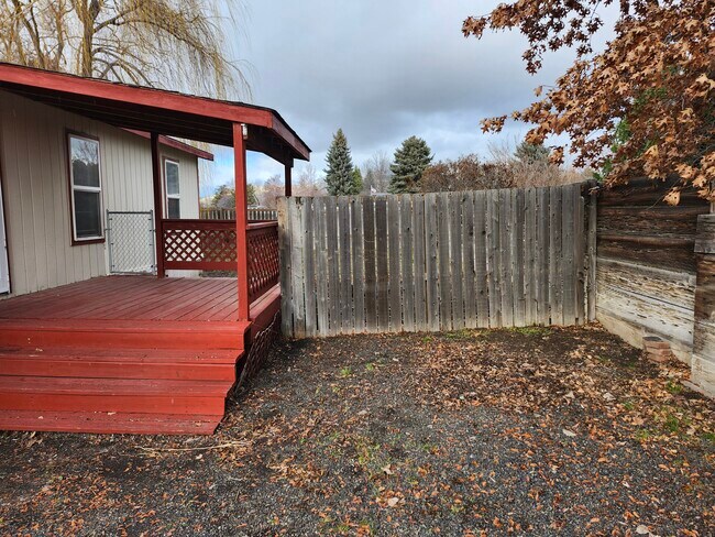 Building Photo - 6919 Hilyard Ct