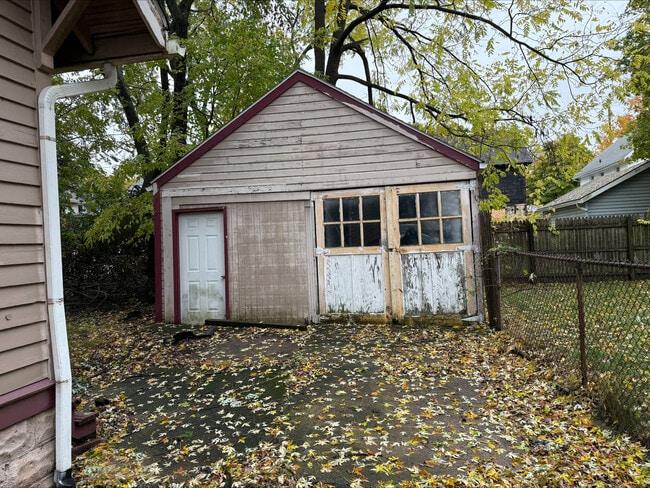 Building Photo - 140 Brighton Dr