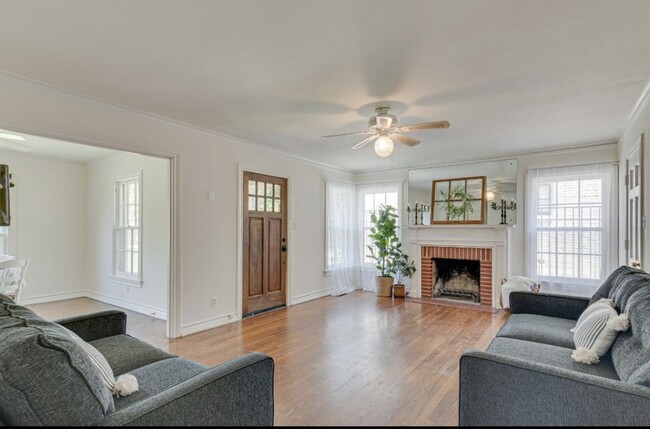 Building Photo - 3411 Westcliff Rd S