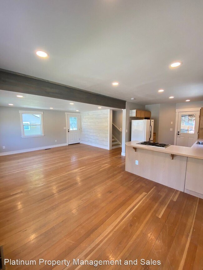 Foto del edificio - 3 br, 2 bath House - 1215 Cherry Street