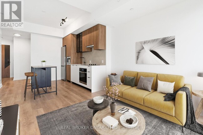 Photo du bâtiment - 1037 The Queensway