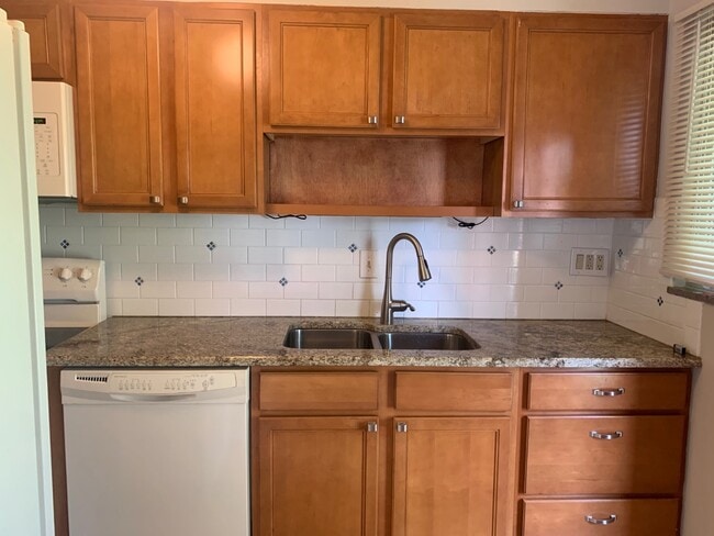 Building Photo - 2018 Harwitch Rd