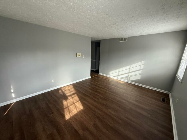 Building Photo - 2801 Winter Garden