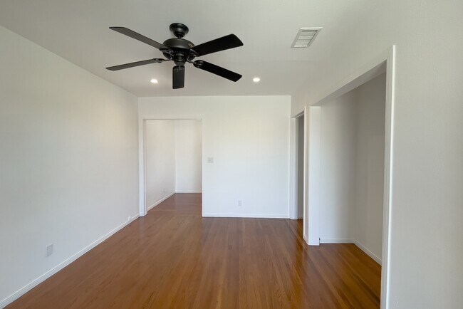 Foto del edificio - 624 Sheldon St