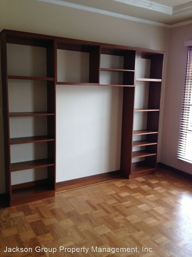 Foto del edificio - 2 br, 1.5 bath House - 375 Ewing Terrace