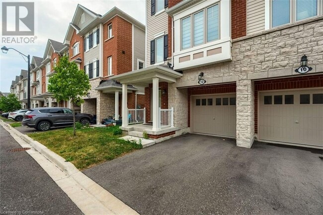 Building Photo - 12 Rapids Ln