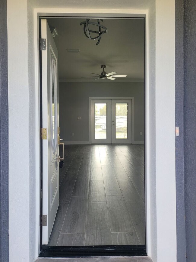 Foto del edificio - 13032 Agatha Ln