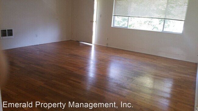 Foto del edificio - 3 br, 1 bath House - 4790 Center Way