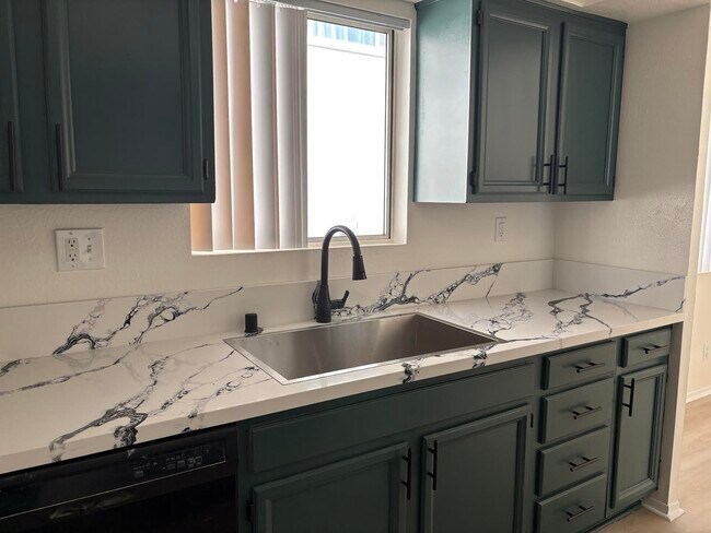 Foto del edificio - 550 E Providencia Ave